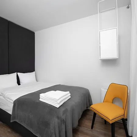 Dobra Truskawka Bed and Breakfast *